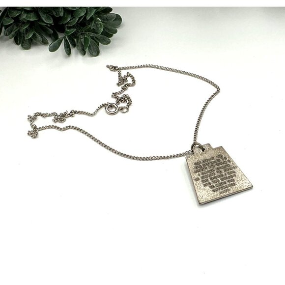 Vintage Silver Tone Chain Necklace With Praying Hands and Serenity Prayer on bac - Picture 3 of 4
